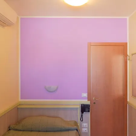 Отель Arco Romana 3*