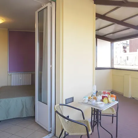 Hotel Arco Romana